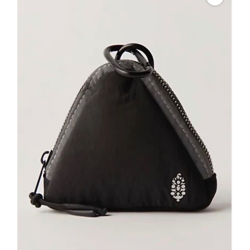 FP Movement Altitude Multi Mini Pouch Black Wallet hiking sporty New NWT Outdoor - Picture 1 of 4